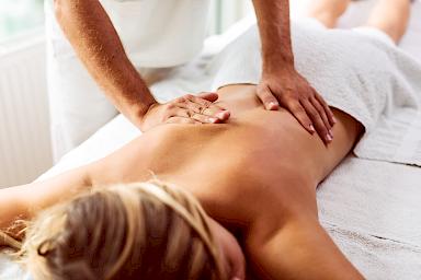 Massage Vital Spa Ruecken Frau